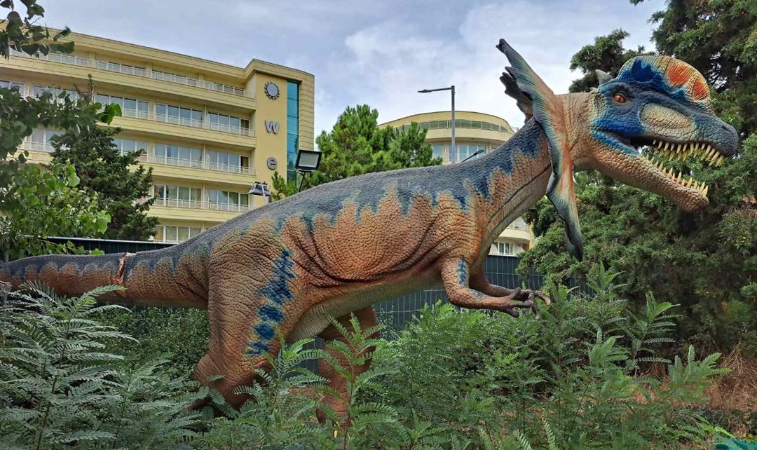 Путешествие в мир динозавров.