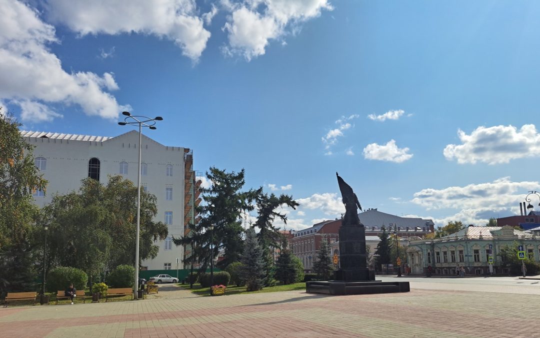 Площадь Борцов Революции.